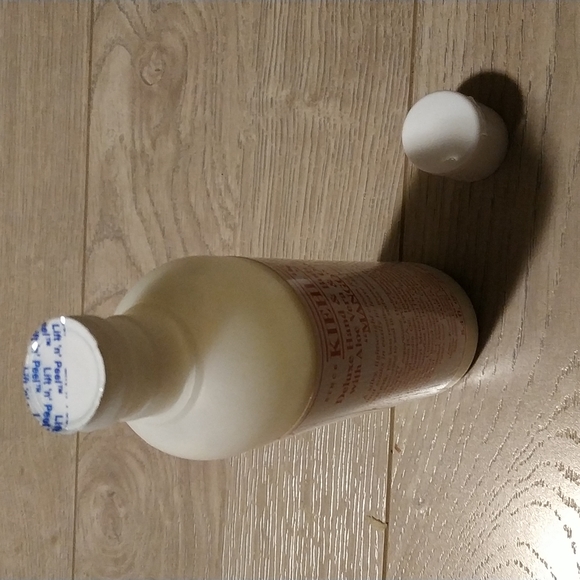 Kiehl's deluxe hand&body lotion with aloe vera &oatmeal "MANGO" 250ml - Picture 2 of 2